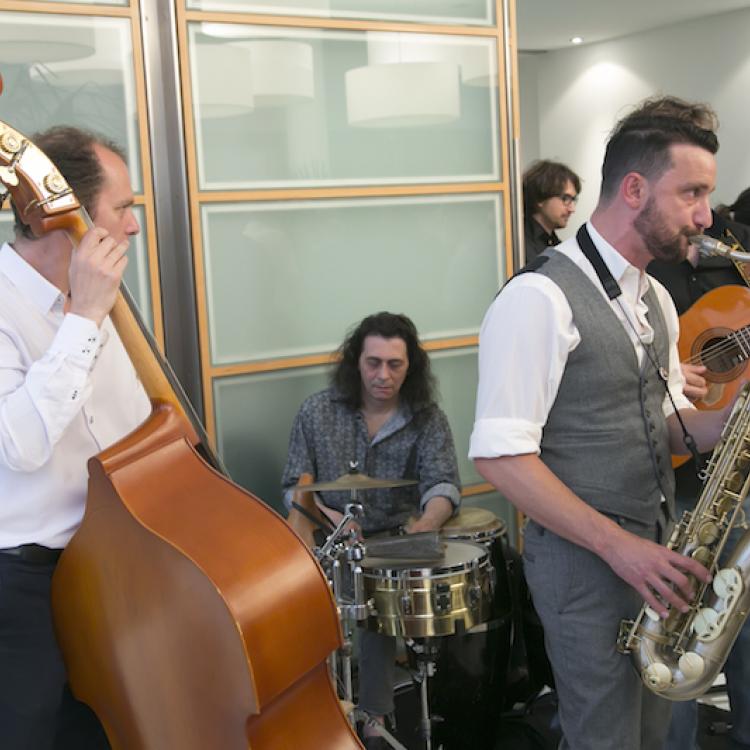 Inauguration de "The Place"